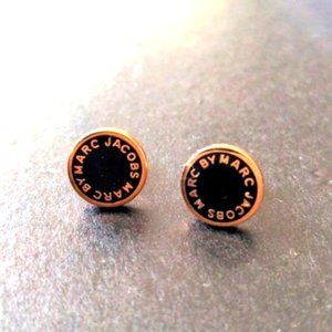 Designer Marc by Marc Jacobs stud earrings rose gold color sleek classy